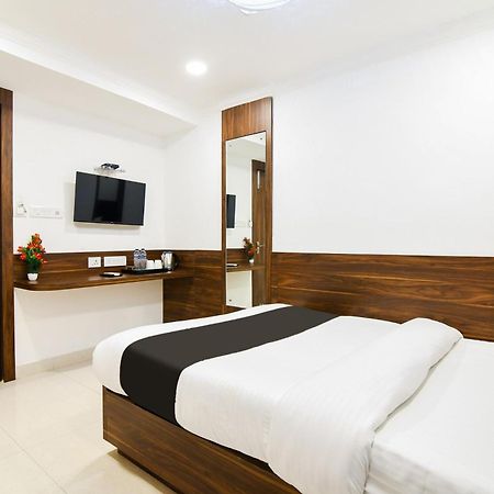 Super Hotel O Eminent Hotel Колката Екстериор снимка
