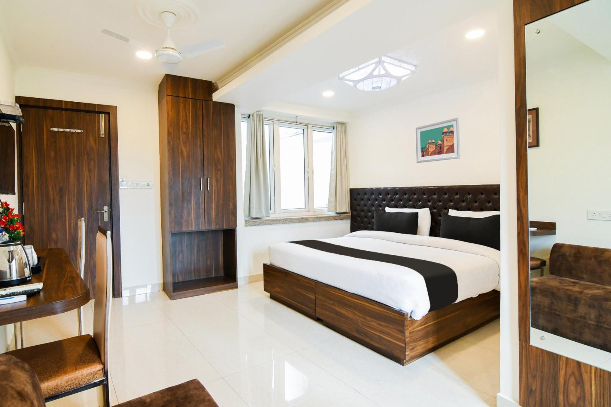 Super Hotel O Eminent Hotel Колката Екстериор снимка