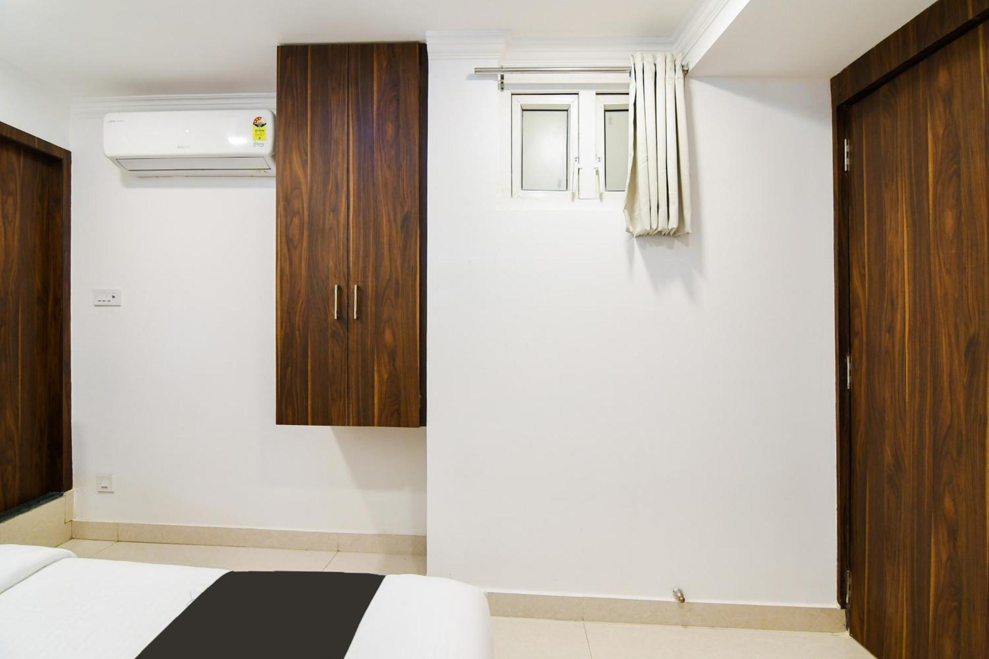 Super Hotel O Eminent Hotel Колката Екстериор снимка