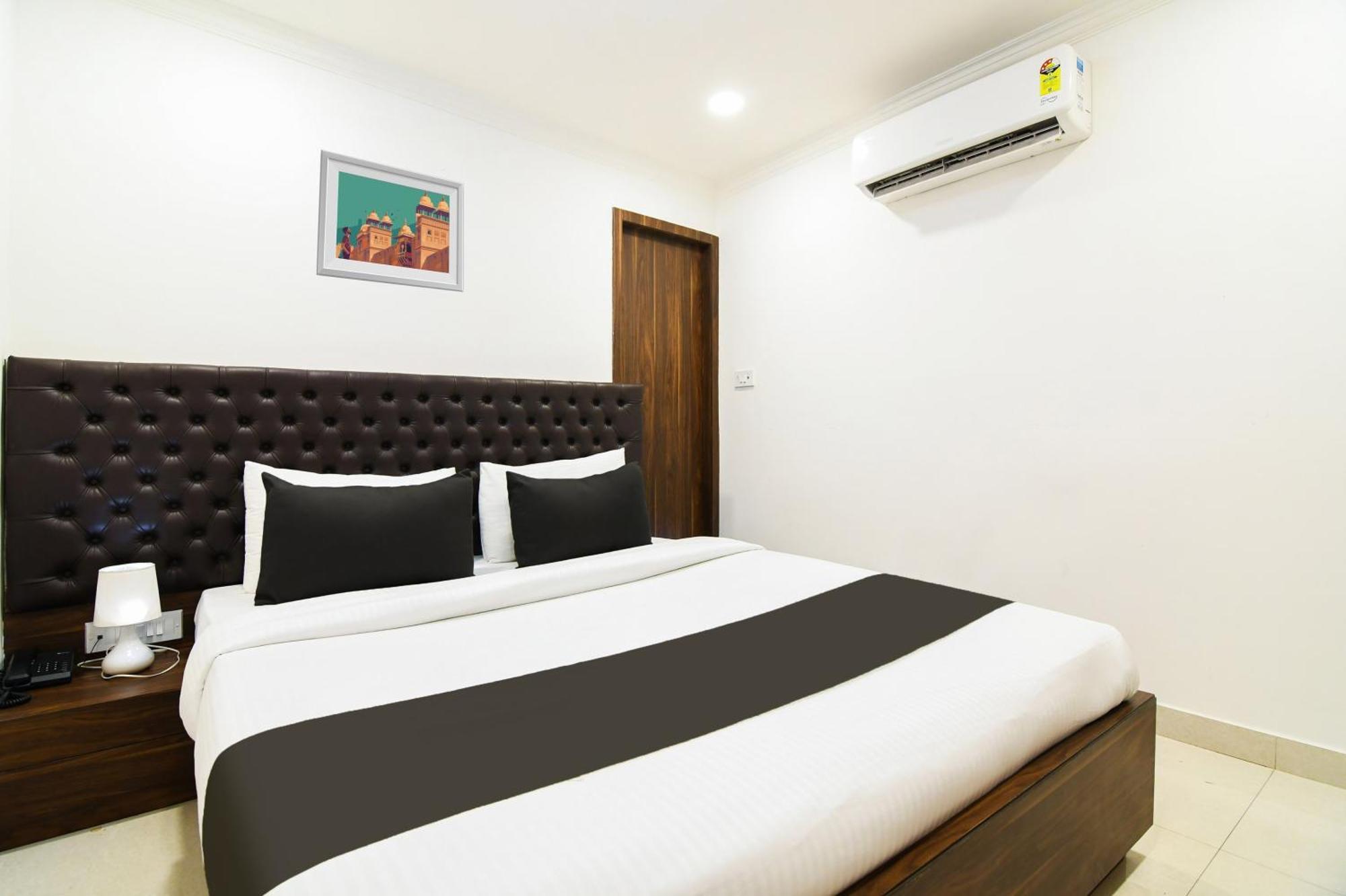 Super Hotel O Eminent Hotel Колката Екстериор снимка