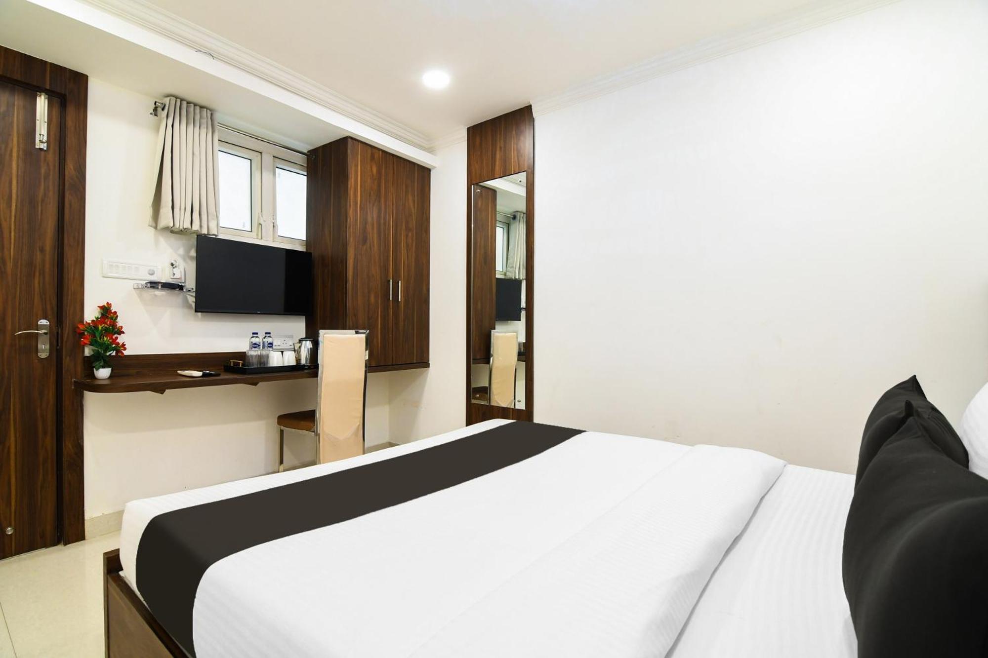 Super Hotel O Eminent Hotel Колката Екстериор снимка